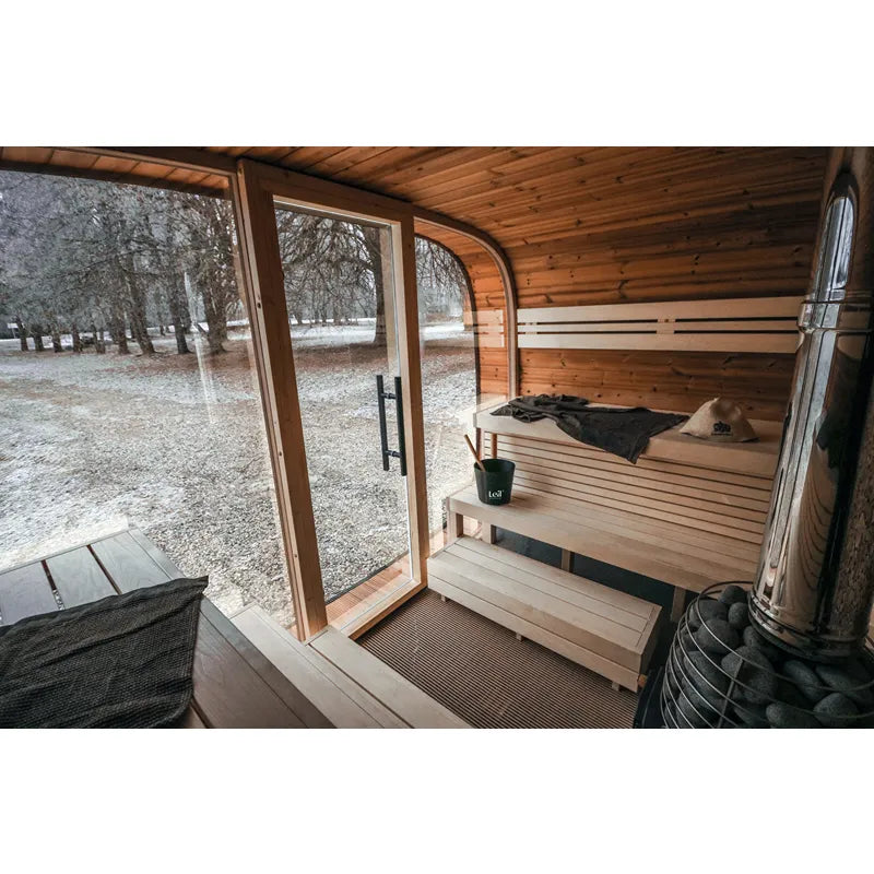 Leil Round Cube Single – Premium Gartensauna 1 Raum Innenraum mit Holzbänken und großen Glastüren