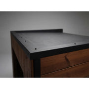 Leil® Viva 250 Gartensauna Dachdetail mit schwarzer Abdeckung und Holzkonstruktion