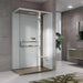 Elegante Novellini Glax 2 2P Dampfdusche mit Schiebetür, integrierter Sitzbank und modernem Glasdesign in einem stilvollen Badezimmerambiente