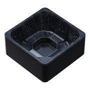 Novitek M-0 Outdoor Whirlpool in Schwarz von oben, quadratisches Design mit Massagedüsen an den Seiten und ergonomischen Sitzplätzen für 7 Personen