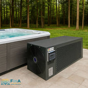  Wärmepumpe neben Swim Spa auf Steinterrasse mit Wald im Hintergrund, Marke FinA.