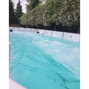 Swim Spa Gegenstromanlage in Betrieb – Trainingsbereich mit Wasserströmung für Schwimmen und Fitness