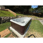 Passion Spas Activity 2 Swim Spa für 3 Personen im Garten, weiß-braunes Design mit Whirlpool-Funktion