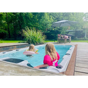 Passion Spas Aquatic 1 Eco Swim Spa für 3 Personen im Garten mit Kindern beim Baden