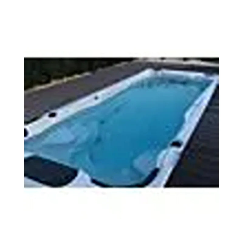 Passion Spas Aquatic 2 Swim Spa für 2 Personen mit blauem Wasser und weißer Einfassung