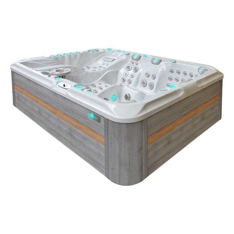 Passion Spas Ecstatic Outdoor Whirlpool mit grauer Holzoptik und moderner Linienführung