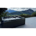 Passion Spas Ecstatic Outdoor Whirlpool mit Blick auf Berglandschaft