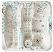 Top View auf den Passion Spas Euphoria Whirlpool mit mehreren Sitz- und Liegeplätzen sowie gezielt angeordneten Massagedüsen