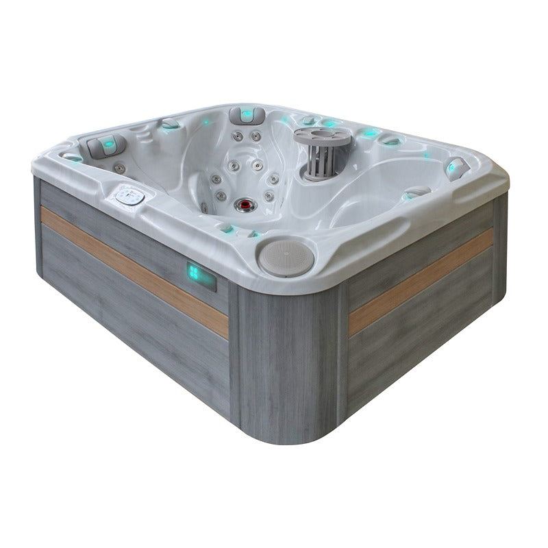 Passion Spas Happy Whirlpool mit grauer Holzverkleidung, ergonomischem Sitzdesign und modernen Massagedüsen