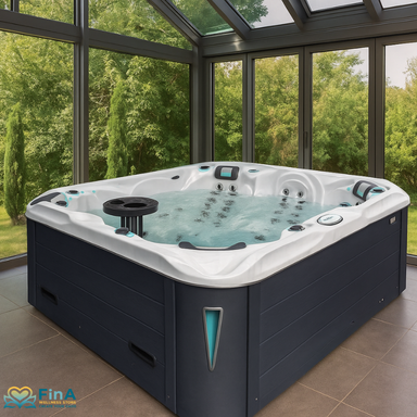  Der Passion Spas Pleasure Whirlpool im Betrieb in einem lichtdurchfluteten Wintergarten – gefüllt mit Wasser, aktiviertem LED-System und optional montierter Skimmer-Bar für Getränke.