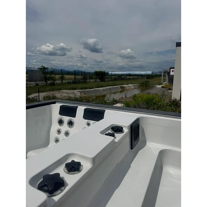 Passion Spas Whirlpool Balance 600x228x138 cm - 4 Personen mit Düsen und Sitzplätzen im Garten