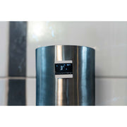 Moderne Edelstahl-Eisdusche Passion Therapist mit digitalem Temperaturregler an der Vorderseite, zeigt 3°C Wassertemperatur an