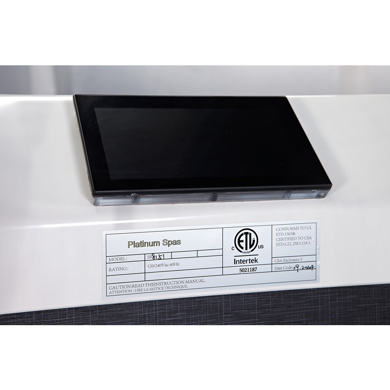 Detailansicht des Touchdisplays und Typenschilds am Platinum Spas Capri – Steuerungseinheit mit ETL-Zertifizierung und Modellangabe