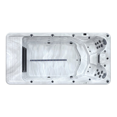 Draufsicht auf den Platinum Spas Eros Pro Swim Spa – geräumige Innenwanne mit ergonomischen Sitzen, zentraler Swimlane und gezielten Massagedüsen