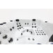 Platinum Spas Happy Whirlpool – detaillierte Innenansicht mit 47 Massagedüsen und ergonomischen Sitzflächen