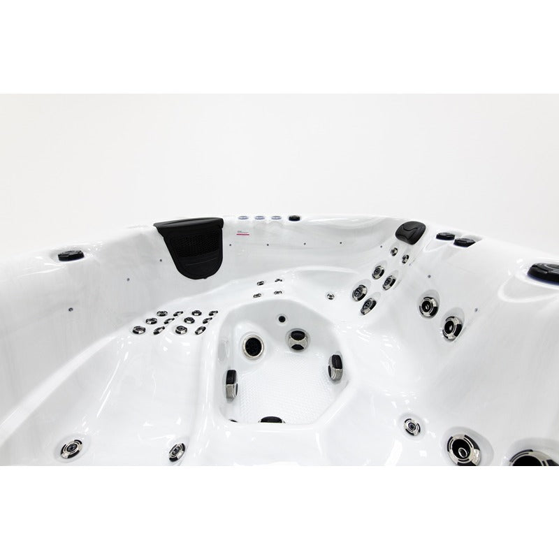 Whirlpool Platinum Spas Happy – ergonomische Lounger mit gezielt platzierten Massagedüsen in der Detailaufnahme
