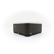 Platinum Spas Happy Whirlpool – Rückansicht mit eleganter Holzoptik-Verkleidung und sichtbarem Technikbereich