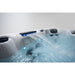 Eleganter Wasserfall mit integrierter LED-Beleuchtung im Platinum Spas Oslo Hot Tub – visuelles Highlight und beruhigendes Wasserspiel für entspannte Momente.