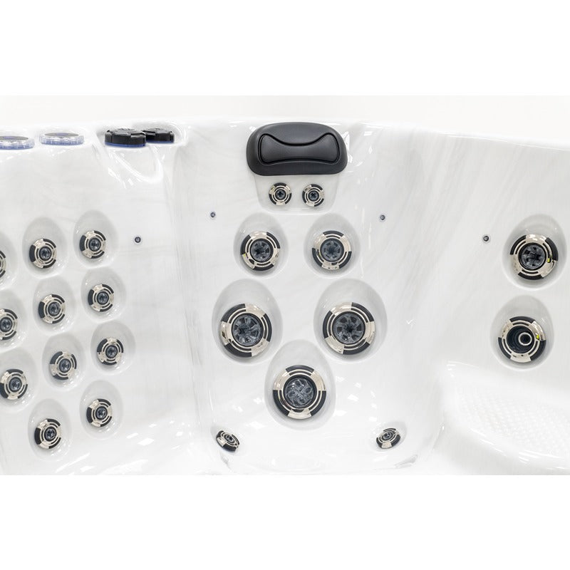 Platinum Spas Palma Whirlpool mit ergonomischem Massagesitz und gezielt angeordneten Hydrojets