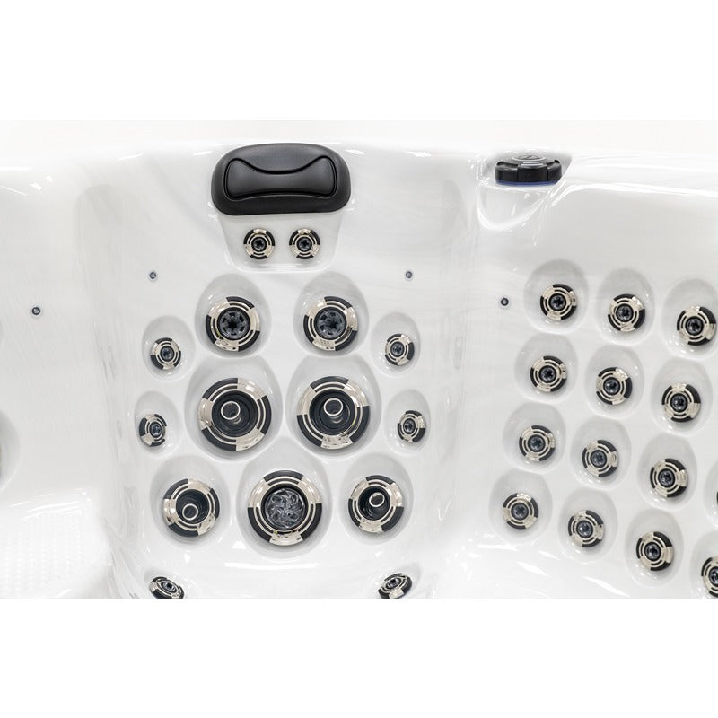 Platinum Spas Palma Whirlpool mit intensiven Rückenmassage-Düsen und ergonomischer Kopfstütze

