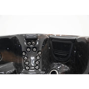 latinum Spas Seville Whirlpool – tiefschwarze Wannenfarbe mit gezielter Rückenmassagezone und integrierter Kopfstütze