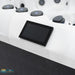 Touchscreen-Bedienfeld „Platinum Spa Touch“ an einem Whirlpool – elegantes 7-Zoll-Display zur intuitiven Steuerung mit WLAN-Funktion.