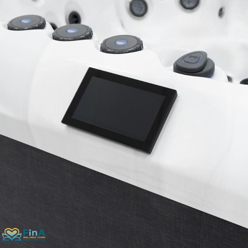 Touchscreen-Bedienfeld „Platinum Spa Touch“ an einem Whirlpool – elegantes 7-Zoll-Display zur intuitiven Steuerung mit WLAN-Funktion.