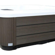 Linke Seitenansicht des Platinum Spas Vacation Lounge mit edlem Gehäusedesign