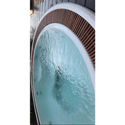 Portcril Club 28 Overflow Spa 9-Personen Whirlpool mit sprudelndem Wasser und Holzgitter-Einsatz