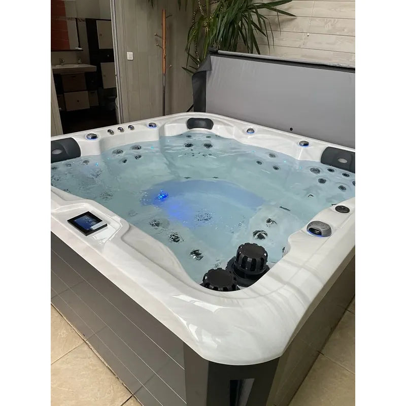 Portcril Double 520 Spa 5-Personen Premium Whirlpool mit blauer Beleuchtung, Massagedüsen und Touchscreen-Steuerung in modernem Badezimmer