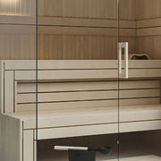 Savne Štrus Air Classic Innensauna mit Espenholz, Innenansicht mit Holzbänken und Glastür