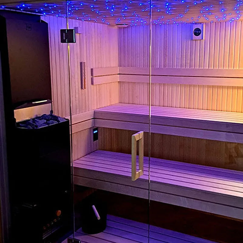 Savne Štrus Air Classic Innensauna mit Espenholz, modernes Interieur mit LED-Beleuchtung, Holzbänke und Glastür