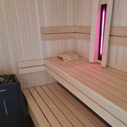 Air Classic Innensauna von Savne Štrus mit Espenholz-Innenraum, Holzbänken und LED-Beleuchtung