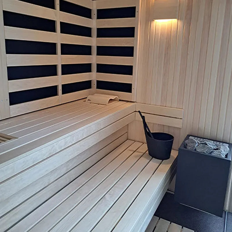 Savne Štrus Air Classic Innensauna mit hellem Espenholz, Sitzbänken und modernem Design im Innenraum