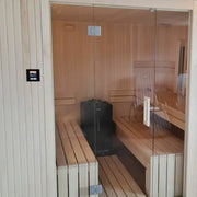 Savne Štrus Air Classic Innensauna mit klassischem Espenholz-Design, Innenansicht mit Holzbänken und Glastür