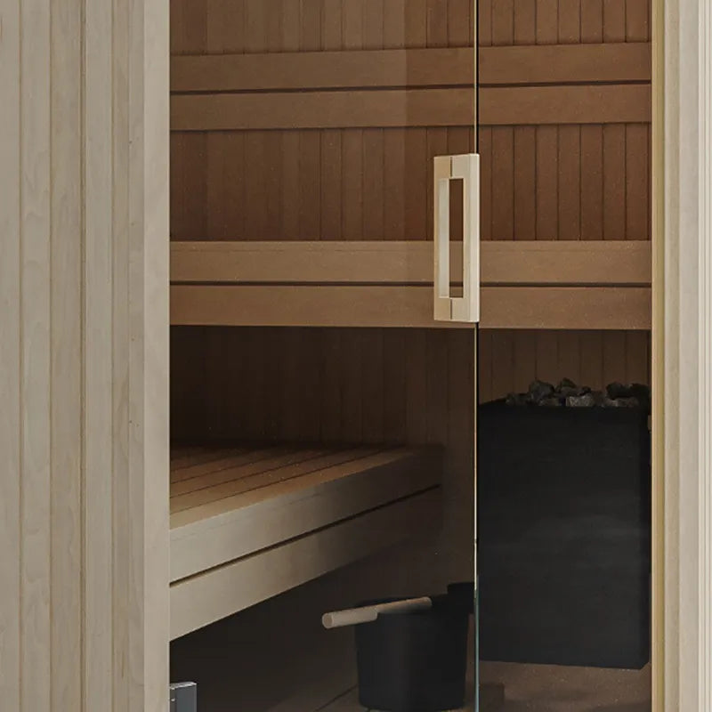Savne Štrus Air Classic Innensauna mit Espenholz-Verkleidung, Holzbänke und moderner Glastür im Innenraum