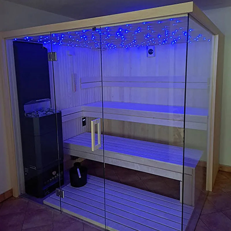 Air Classic Innensauna von Savne Štrus mit Espenholzbänken, blauer LED-Beleuchtung und Glastür in Wohnraum