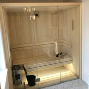 Savne Štrus Air Classic Innensauna mit klassischem Espenholz-Design, Innenansicht mit Holzbänken und Glastür