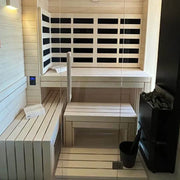 Savne Štrus Air Premium Innensauna - Modernes Design 15×120mm mit Holzbänken und Infrarotheizpanelen im Innenraum
