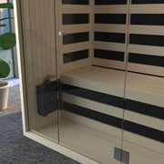 Savne Štrus Infrarot- & Salzsauna - Wellness bei niedriger Temperatur mit Glastür, Holzbänken und Infrarotheizelementen im Wohnraum
