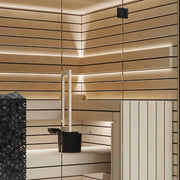 Savne Štrus Pure Innensauna - Minimalistisches Design 21×90mm mit horizontalen Holzleisten, LED-Beleuchtung und Glastür