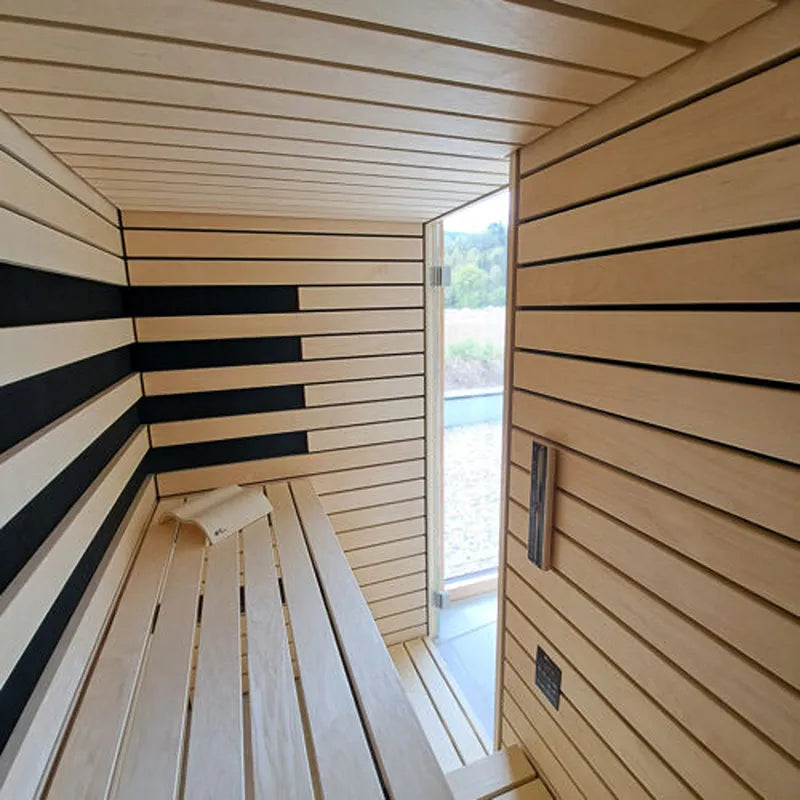 Savne Štrus Pure Innensauna - Minimalistisches Design 21×90mm Innenraum mit Holzbänken und großem Fenster