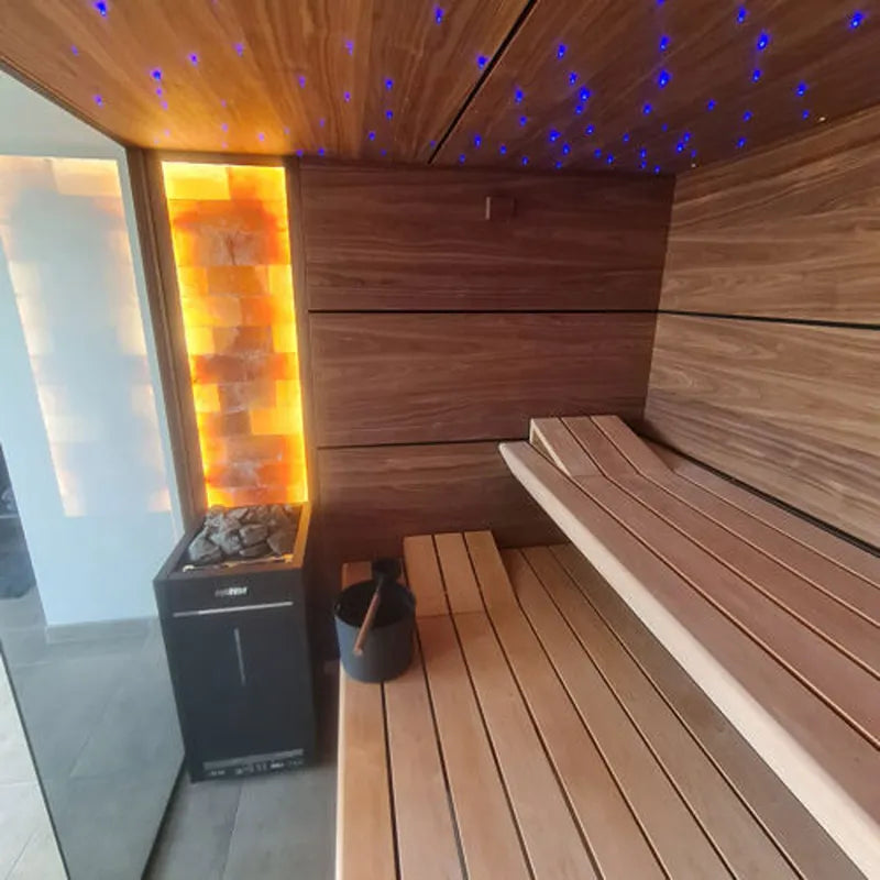 Savne Štrus Supreme Innensauna Luxuskollektion mit Glasfront - Innenraum mit Holzbänken, Infrarotstrahler und LED-Sternenhimmel