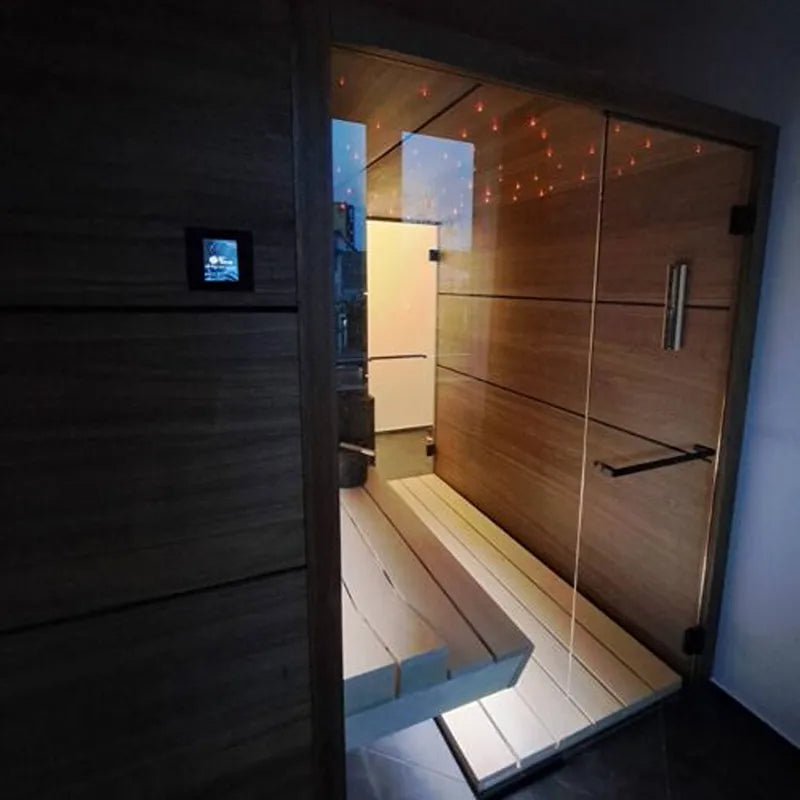 Savne Štrus Supreme Innensauna Luxuskollektion mit Glasfront, Innenansicht mit Holzbänken und moderner Glastür