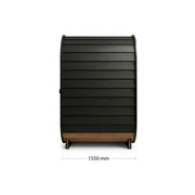 Swedish Cold Private Escape Gartensauna 2 Personen 90°C mit schwarzer Holzverkleidung und Holzfüßen, Frontansicht