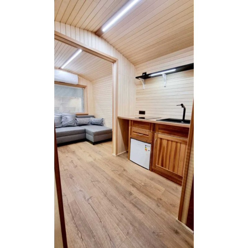 thermoholz-cottage-sauna-655m-tiny-house-cabin-kueche-wohnzimmer