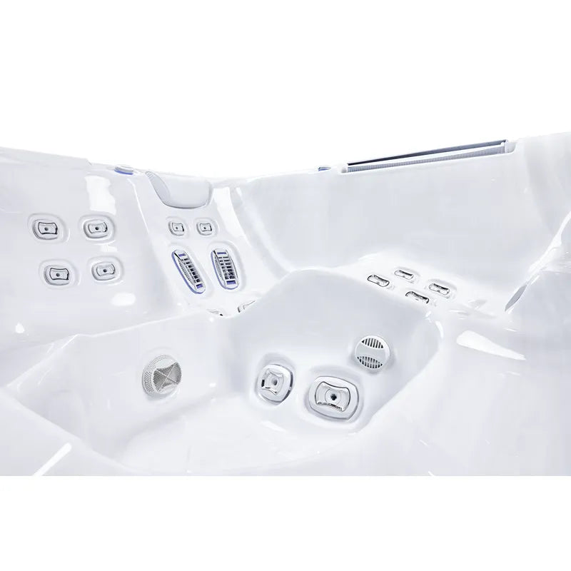 Wellis Atlas Life Whirlpool Innenansicht mit Massagedüsen, Sitzbereichen und Steuerungselementen