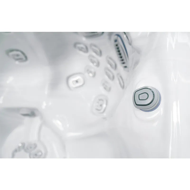 Wellis Elbrus Life Whirlpool Massagedüse mit Kontrolltasten in Nahaufnahme