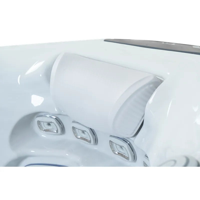 Wellis Everest Life Whirlpool Kopfstütze und Massagedüsen Detailansicht