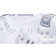 Wellis Everest Life Whirlpool von oben mit 5 Sitzen, 68 Düsen und Massagefunktionen